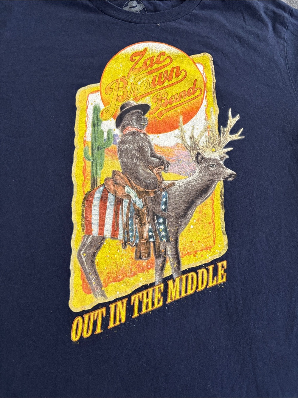 Zac Brown Band Out in the Middle 2022 Tour Graphic Tee XXL Navy - Picture 3 of 9